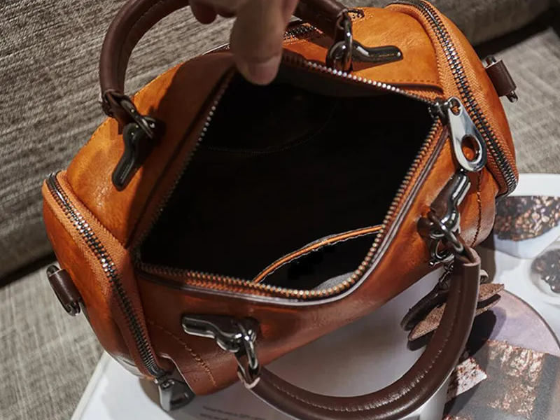 Sofie - Vintage leather handbag for women - Elegant and durable