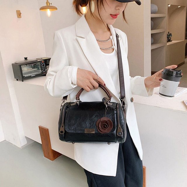 Sofie - Vintage leather handbag for women - Elegant and durable