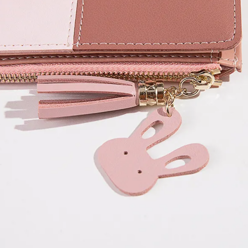 Small wallet with pompom zipper | Elegant and functional