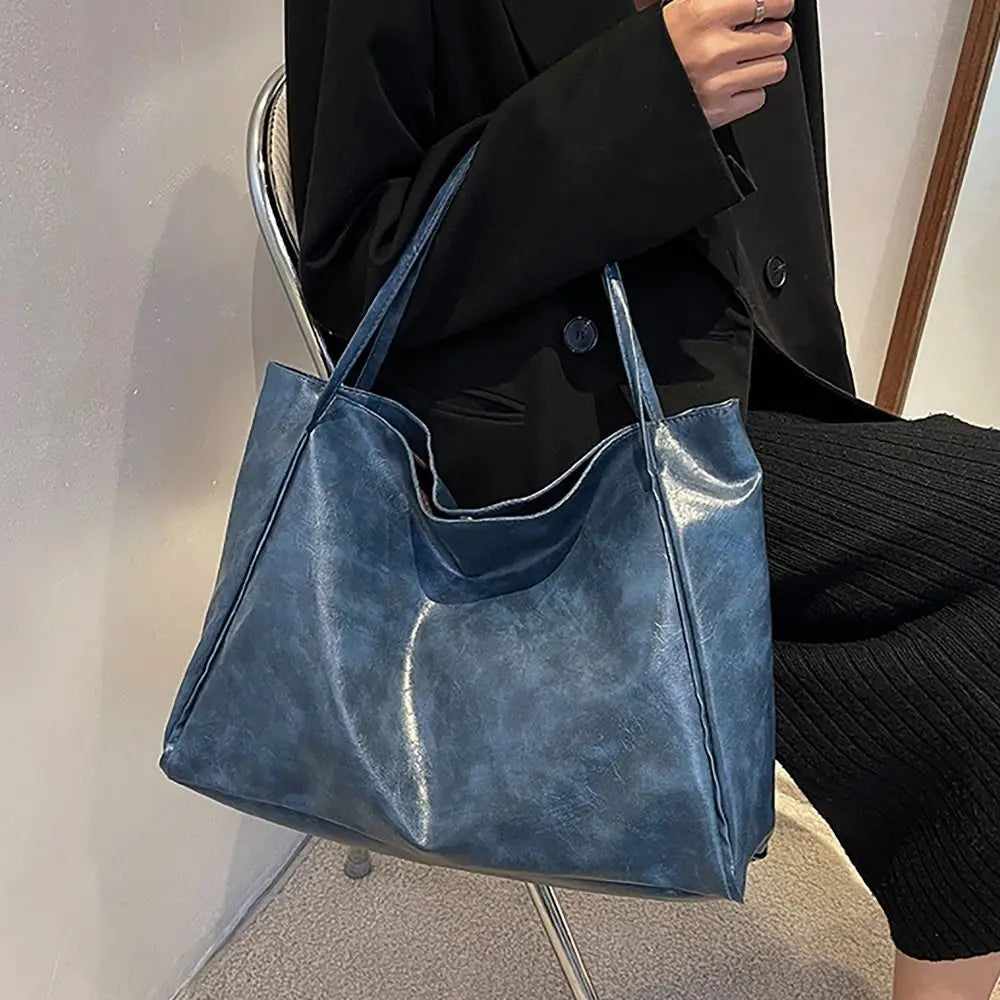 Trixie- Elegant leather shoulder bag