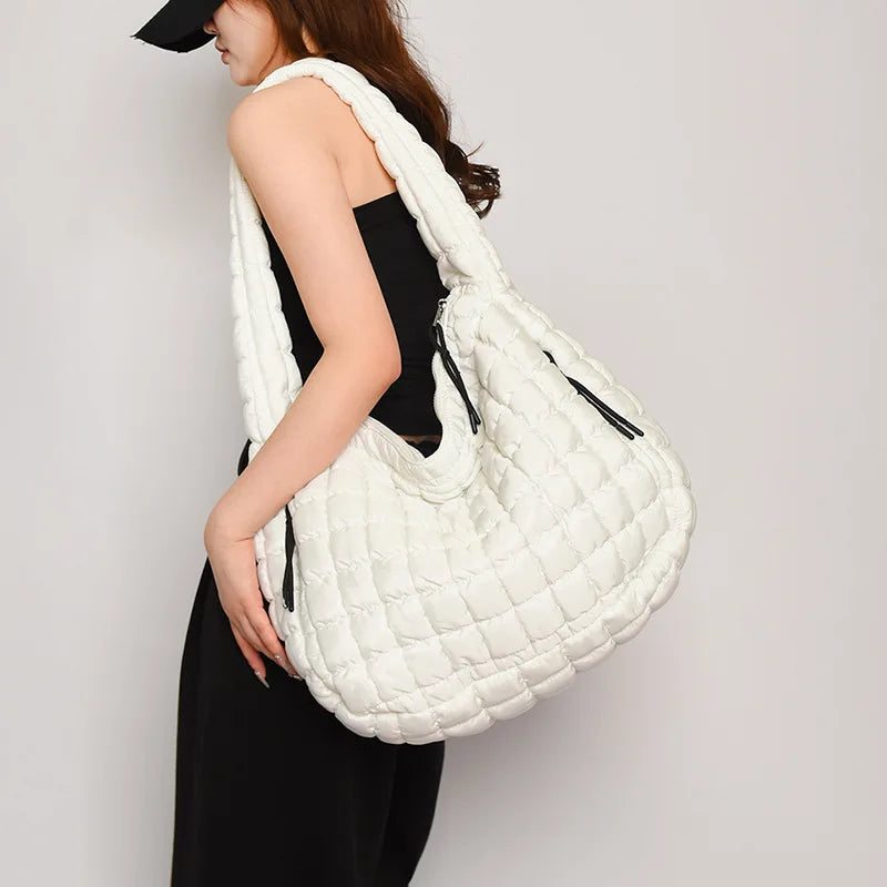 SUPERB - Elegant gathered shoulder bag