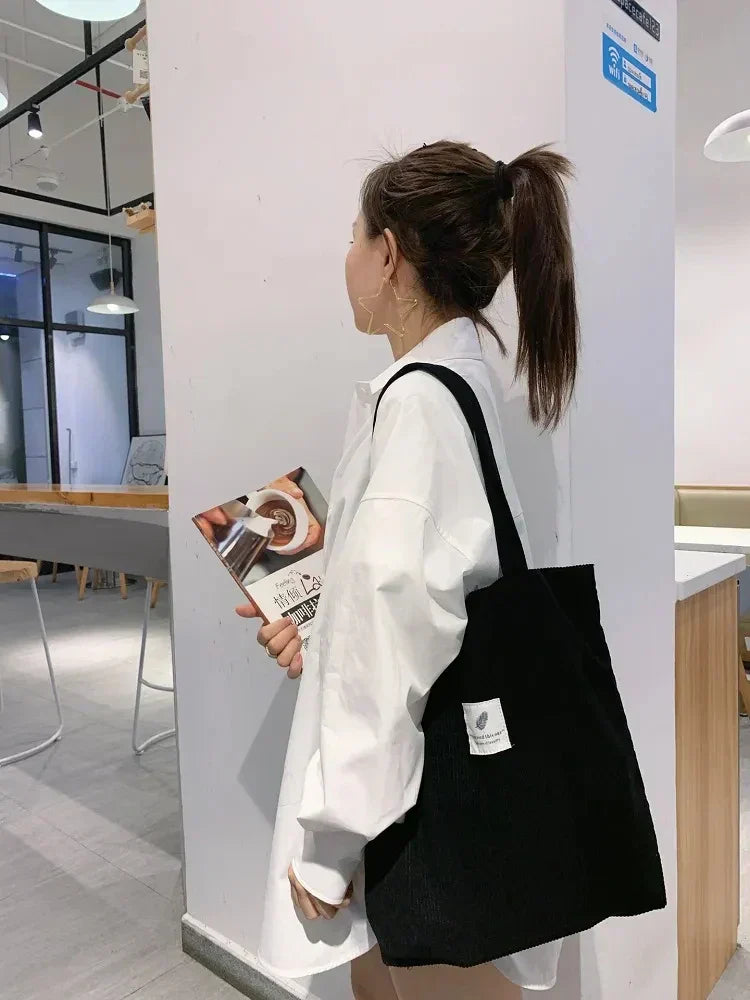 FemmeJet - Trendy corduroy shoulder bag