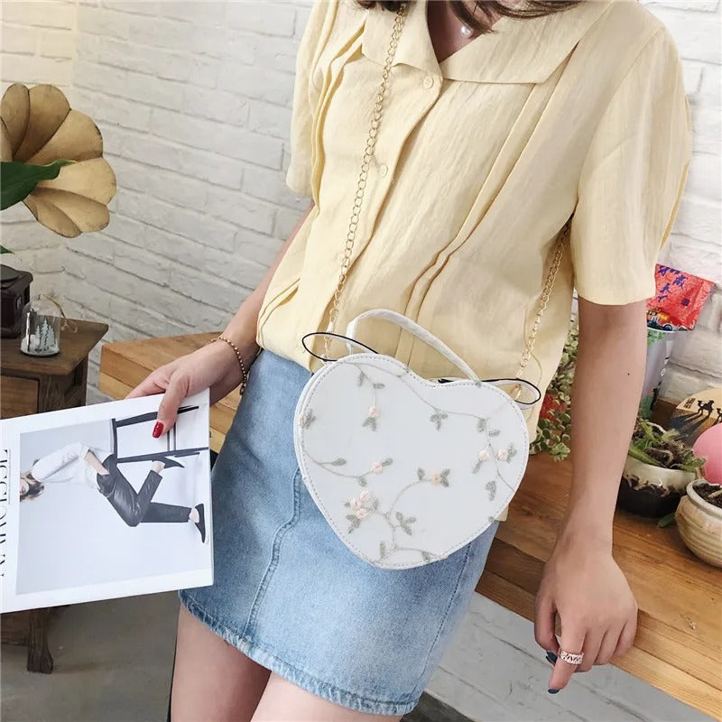 Love - Sturdy heart-shaped shoulder bag