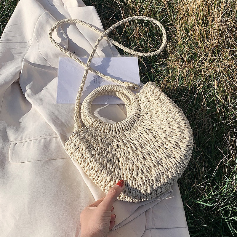 Women's woven handbag - Chic and lightweight