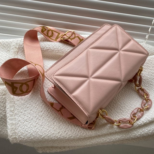 Savannah padded handbag | Elegant and trendy