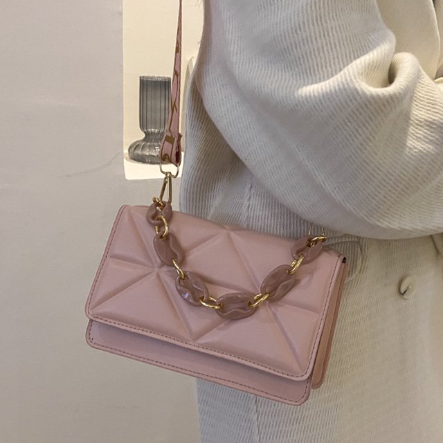 Savannah padded handbag | Elegant and trendy