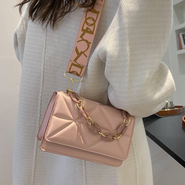 Savannah padded handbag | Elegant and trendy