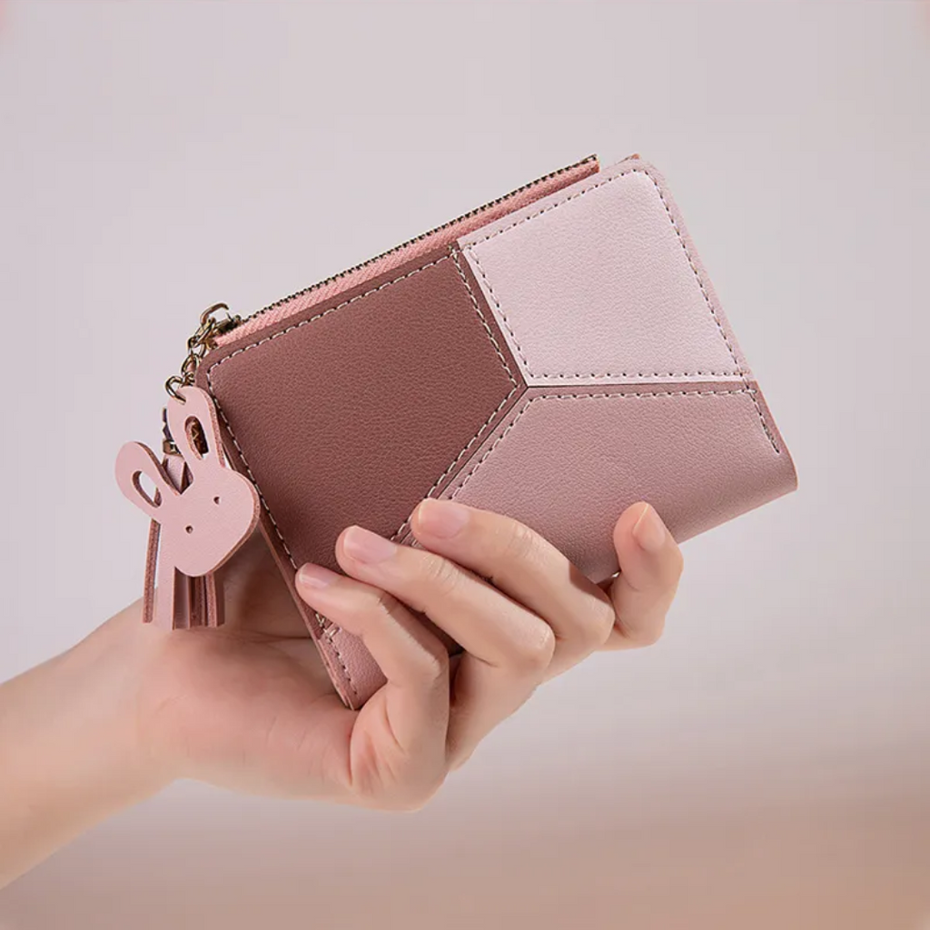 Small wallet with pompom zipper | Elegant and functional