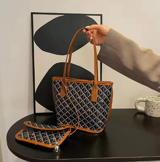RoyalEase - Large Classic Shoulder Bag