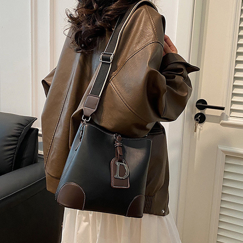 DIVENZA Shoulder bag