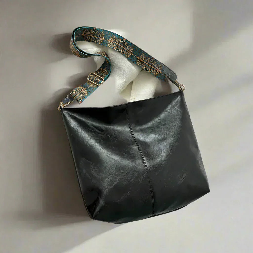 Women's vintage leather shoulder bag - Kelsey
